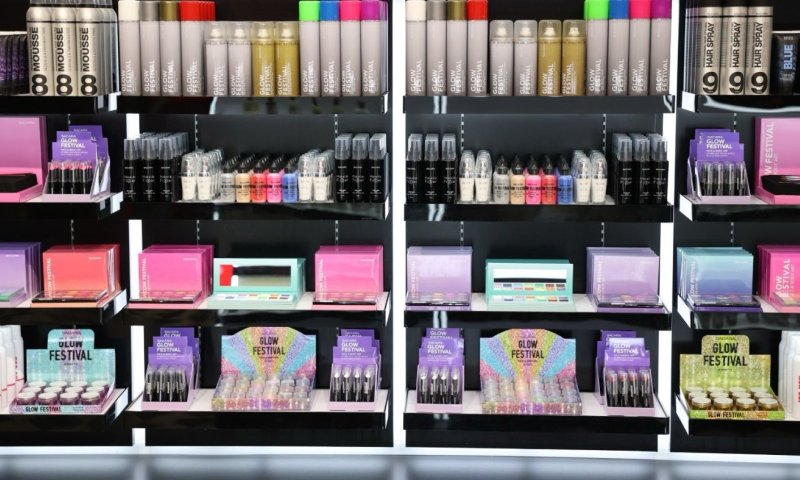 מיוחד ויצירתי: השנה לא מתחפשים, מתאפרים