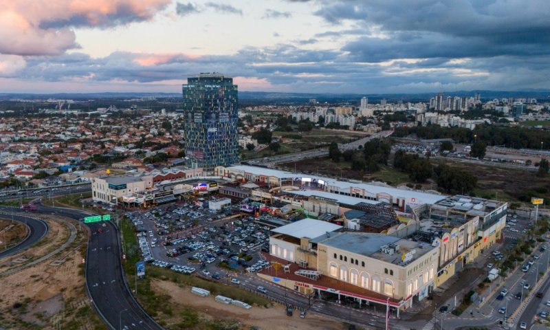 בדרך לצפון - עוצרים מול החוף • חווית קניות מדהימה
