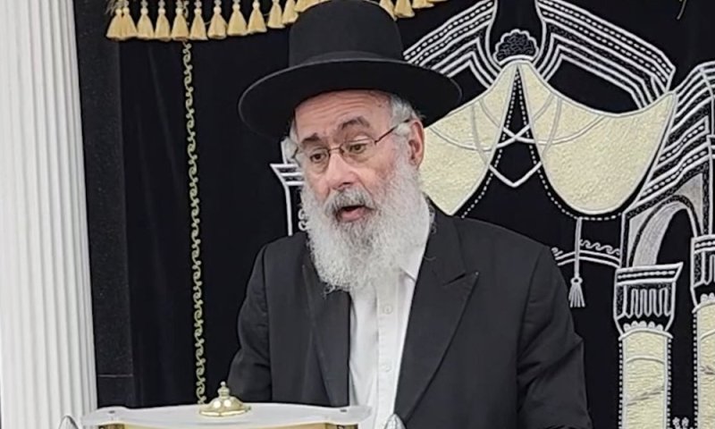 אחרי מסע חיים מלא הרפתקאות, גר הצדק שהפך לתלמיד חכם מופלג, מחתן בן ובת