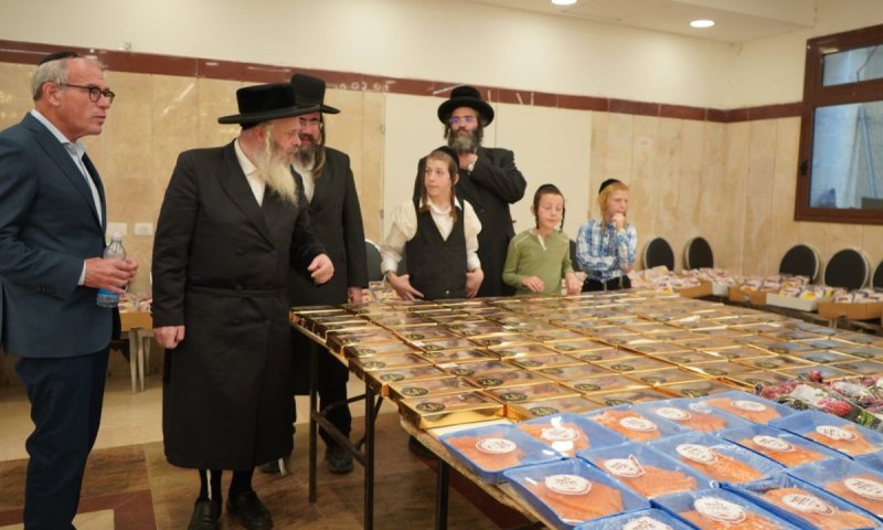 הצצה מרהיבה לפעילות: 'קמחא דסוכות' ב'לחמי מרדכי' עם נשיא הארגון