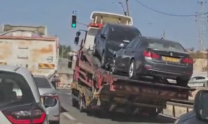 זה עוד לא ראיתם: גרר שגרר גרר עם שני נגררים נקלע לפנצ'ר