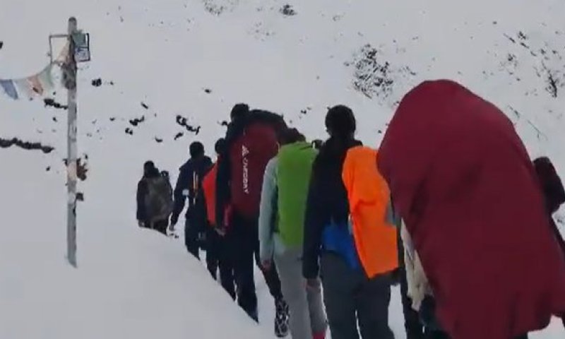 דרמה בנפאל: קבוצת ישראלים גדולה נתקעה בסופת שלגים, מטיילת פונתה במסוק